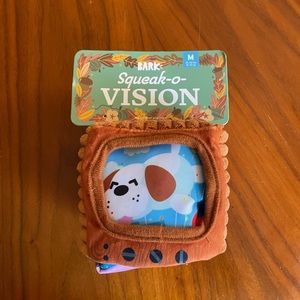 NWT Barkbox Sqeak O Vision M